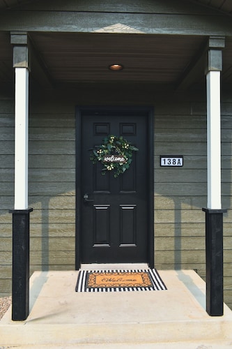 Glacier Getaway- Family Friendly, 3 Bedroom Duplex