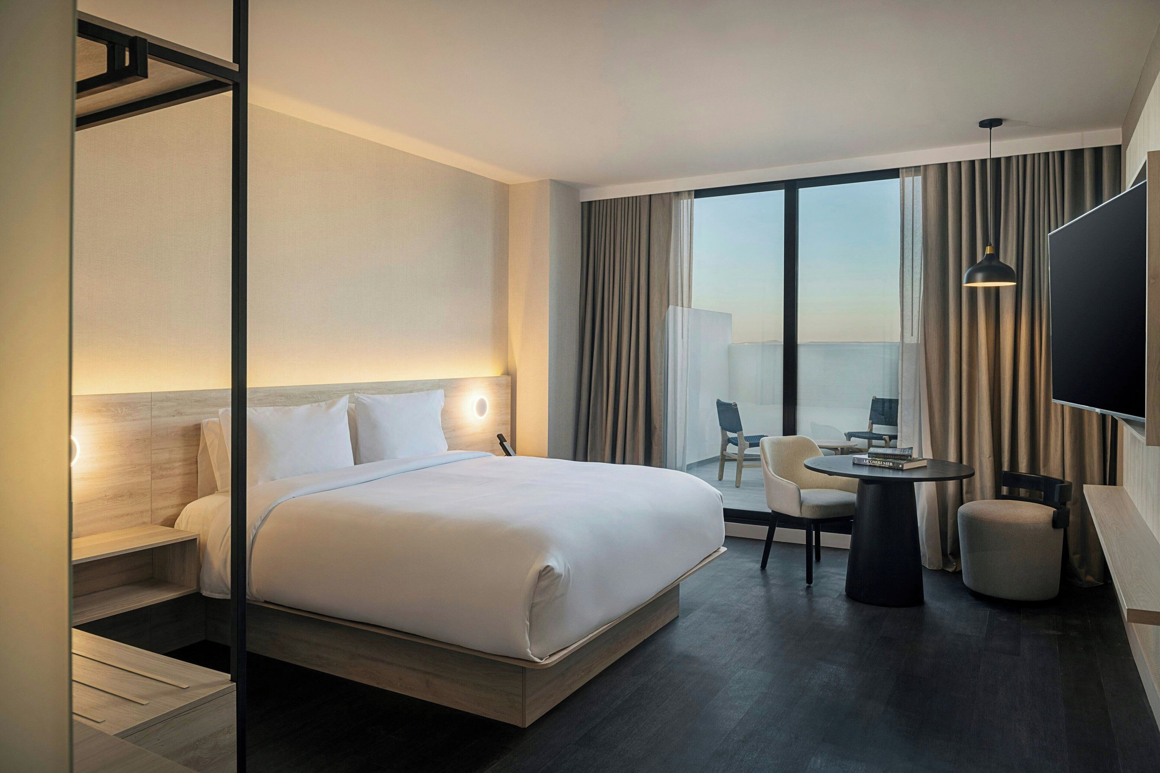 华丽客房, 1 张特大床, 露台 | 免费 WiFi