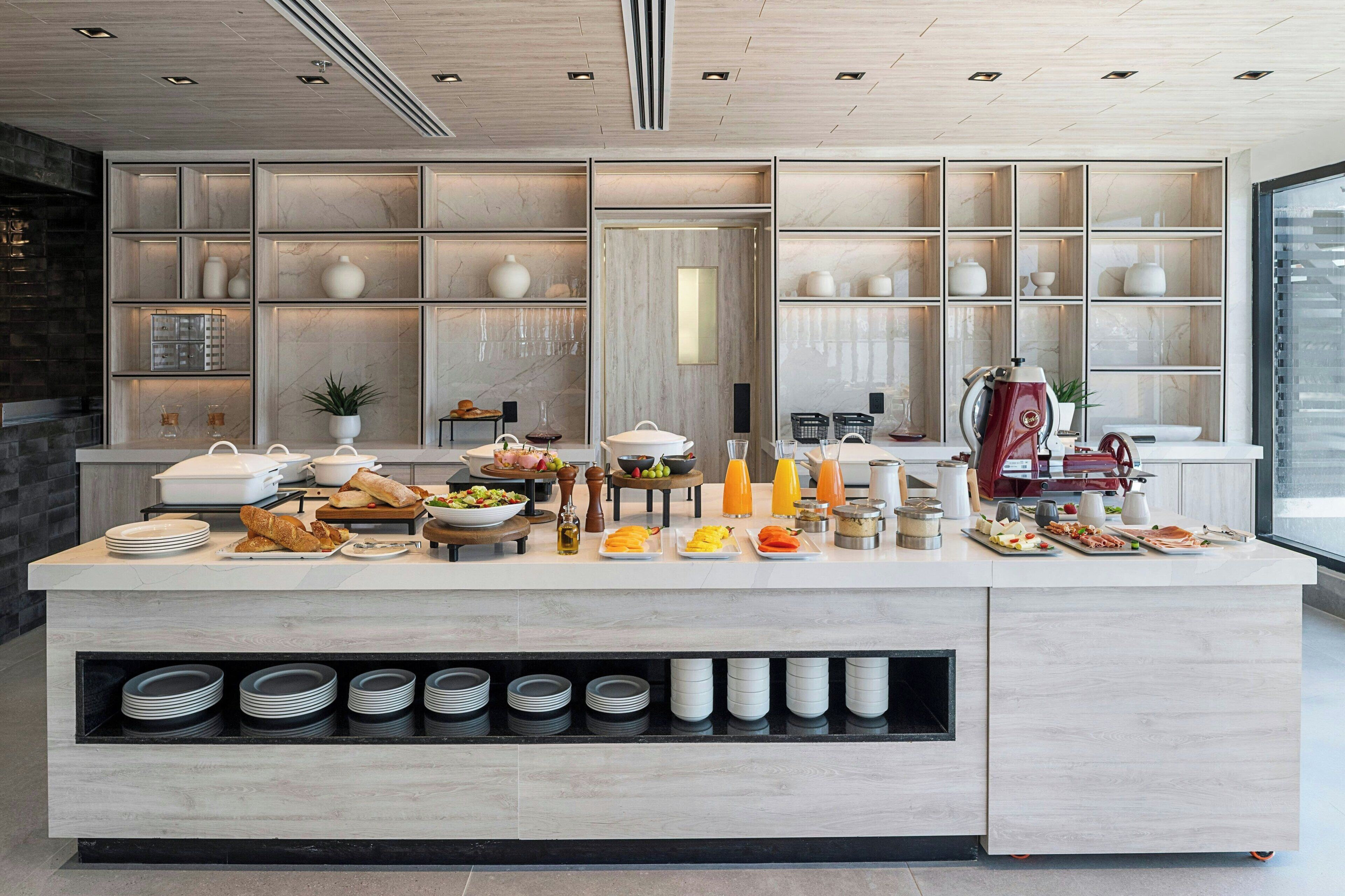 Petit déjeuner continental (290 MXN par personne)