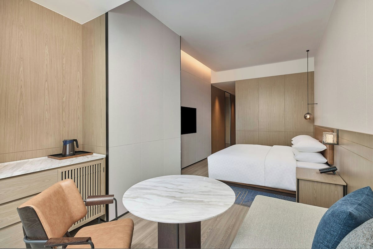 Room, 1 King Bed, City View