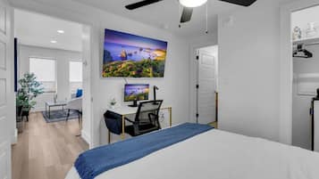 2 bedrooms, desk, iron/ironing board, WiFi