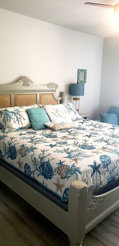 Organic Blessed  Studio with Jacuzzi, 4 min from the beach by car.