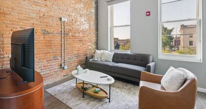 NEW! Rustic-Industrial Loft with Courthouse Views