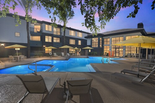 NEW! Central Relaxing 1BR Phoenix Retreat near Airport