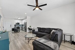 Apartment, 1 Bedroom | Living area | Smart TV, streaming services