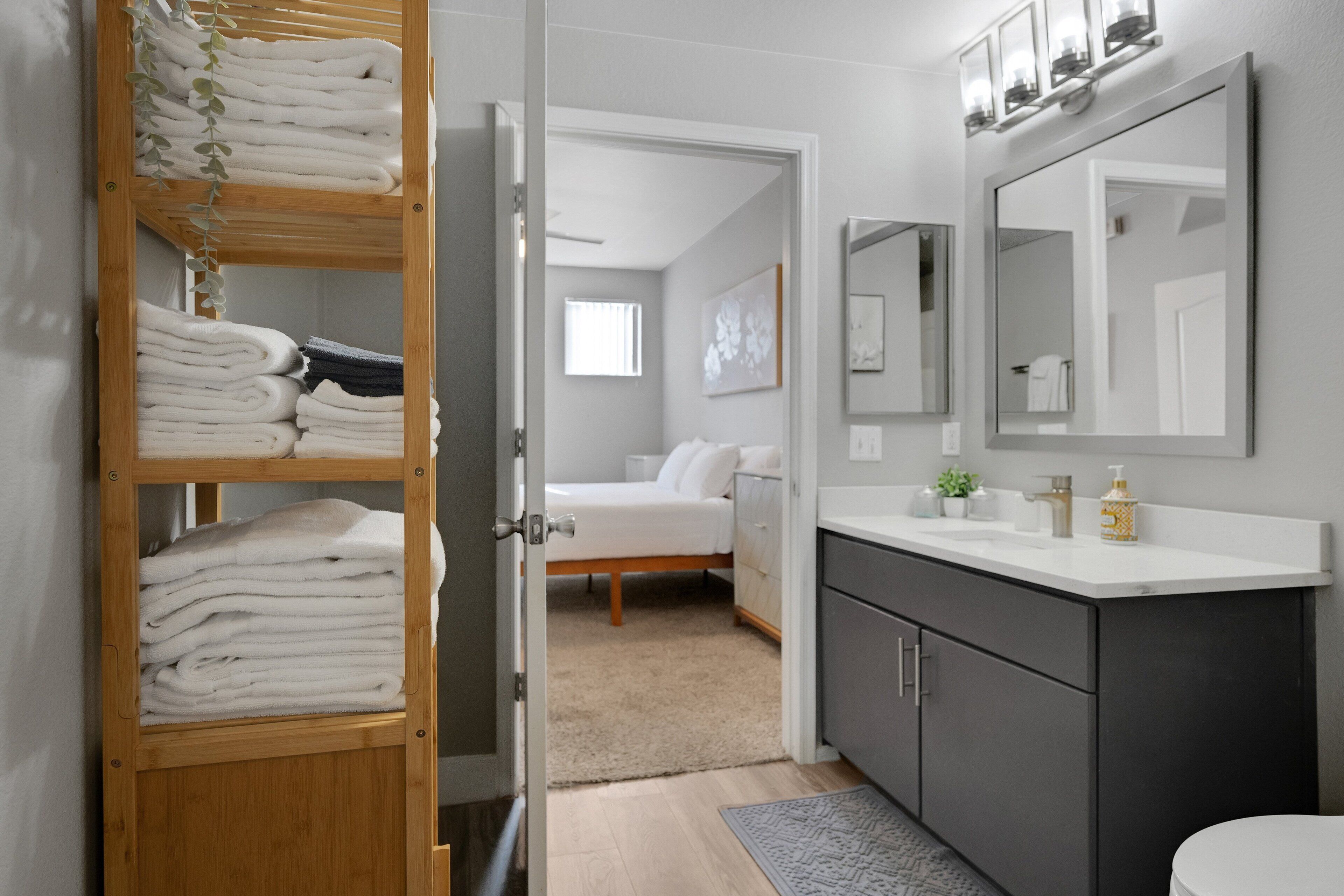 1 غرفة نوم ومكتب ومساحة عمل للكمبيوتر المحمول وواي فاي مجانًا