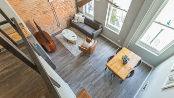 Apartment, 3 Bedrooms | Living area | Smart TV, streaming services