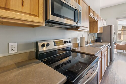 Rustic-industrial Loft With Courthouse Views 3 Bedroom Apts