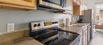 Rustic-industrial Loft With Courthouse Views 3 Bedroom Apts