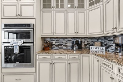 571 Seabatical：運河前泳池5臥室住宅  