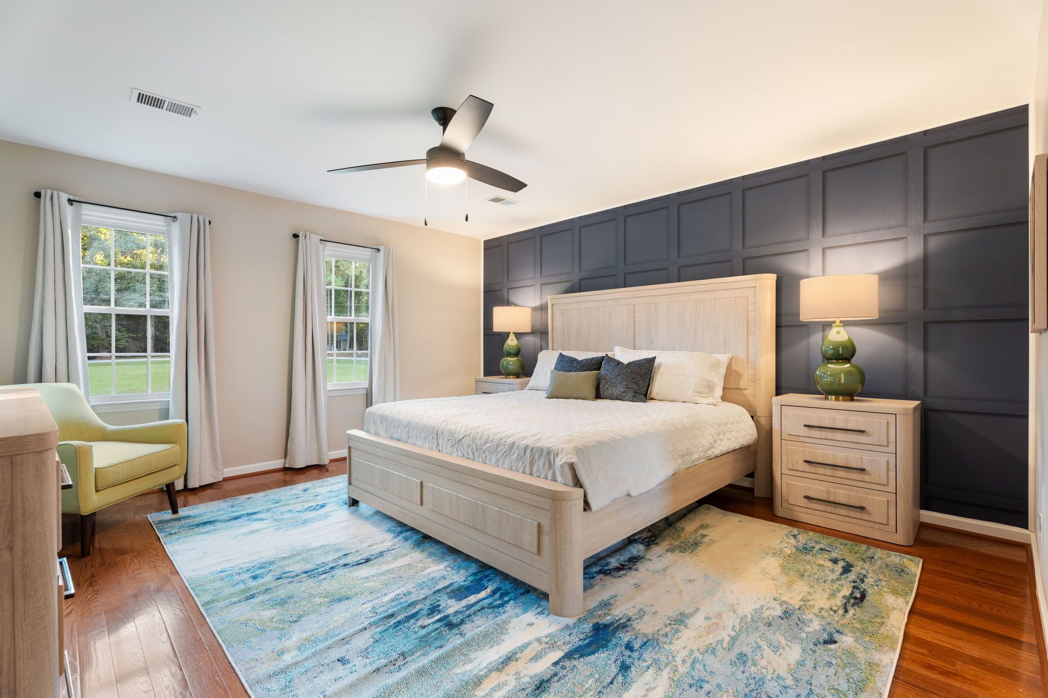 5 habitaciones, escritorio, tabla de planchar con plancha y wifi 