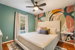 5 bedrooms, desk, iron/ironing board, travel cot
