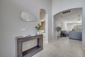 Interior - Disney Getaway~Pool~Gated Resort~Near Parks (Kissimmee)