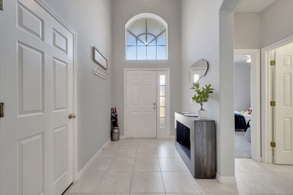 المنشأة من الداخل