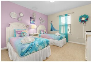7 bedrooms, WiFi, bed sheets