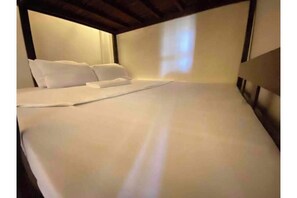 Internet, bed sheets