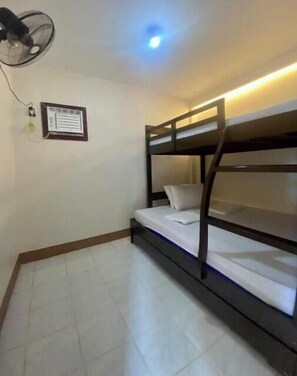 1 bedroom, internet, bed sheets
