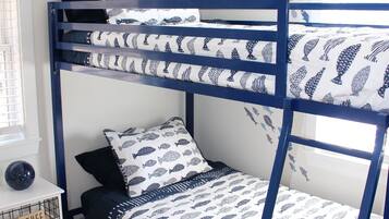 4 bedrooms, desk, iron/ironing board, travel cot