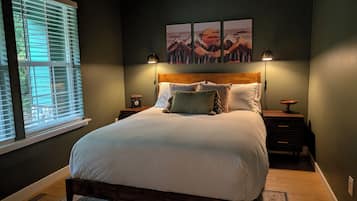 3 bedrooms, iron/ironing board, travel crib, free WiFi