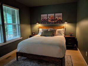 3 bedrooms, iron/ironing board, travel cot, free WiFi