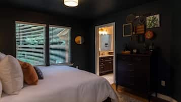 3 habitaciones, tabla de planchar con plancha y cuna de viaje