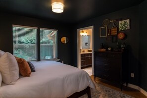 3 bedrooms, iron/ironing board, travel crib, free WiFi