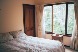 3 bedrooms, iron/ironing board, travel cot, WiFi