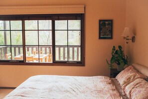 3 bedrooms, iron/ironing board, travel crib, WiFi