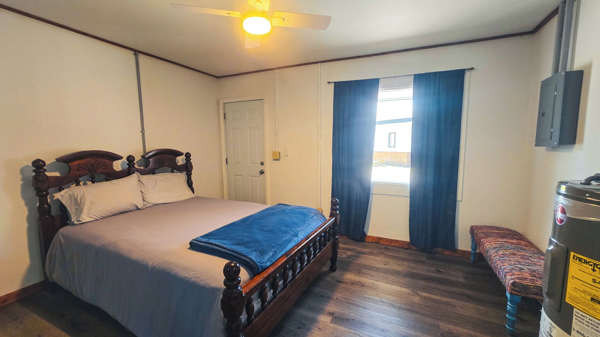 1 bedroom, internet, bed sheets