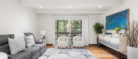 Apartemen (3 Bedrooms) | Bagian depan properti