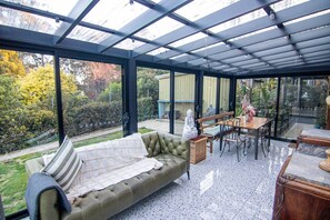 TV, fireplace, stereo