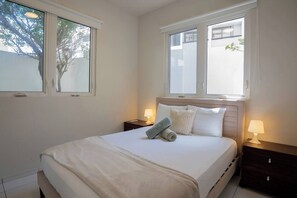 3 chambres, bureau, Wi-Fi, draps fournis