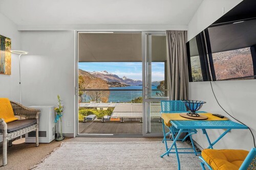 Lakeview Lookout | Studio Unit