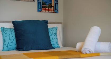 Lakeview Lookout | Studio Unit