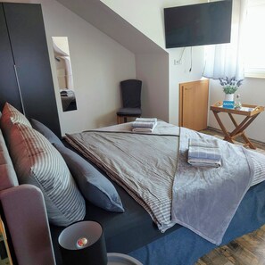 2 Schlafzimmer, Reisekinderbett, kostenloses WLAN, Bettwäsche