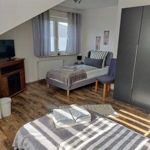2 chambres, lit parapluie, Wi-Fi gratuit, draps fournis