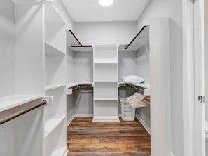 Interior - Blu Ivy: Skylight walk-in shower, Private en-suite in each bedroom/covered patio (Kinston)