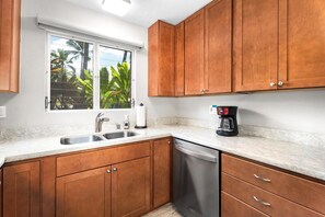 コンドミニアム クイーンベッド 2 台 (Keauhou Palena#602) | 専用キッチン