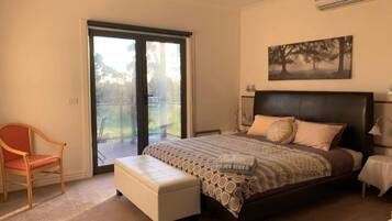 5 chambres, fer et planche à repasser, Wi-Fi, draps fournis
