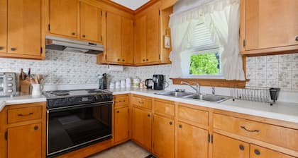 Grandmother's house on 2 sprawling acres in Moseley, VA is waiting for you!