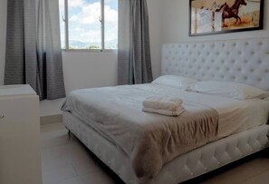 2 bedrooms, iron/ironing board, free WiFi