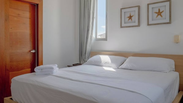 2 bedrooms, iron/ironing board, free WiFi