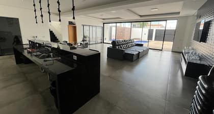 Day Use or Overnight Stay Cozy House with Pool and Jacuzzi