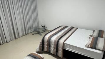 3 bedrooms, free WiFi, bed sheets, wheelchair access