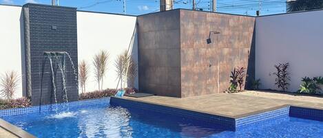Piscine extérieure, piscine chauffée