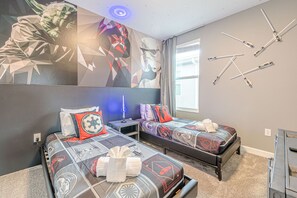 6 bedrooms, desk, iron/ironing board, free WiFi