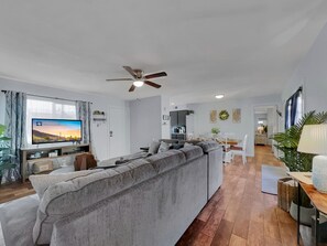 Smart TV, stereo, offices