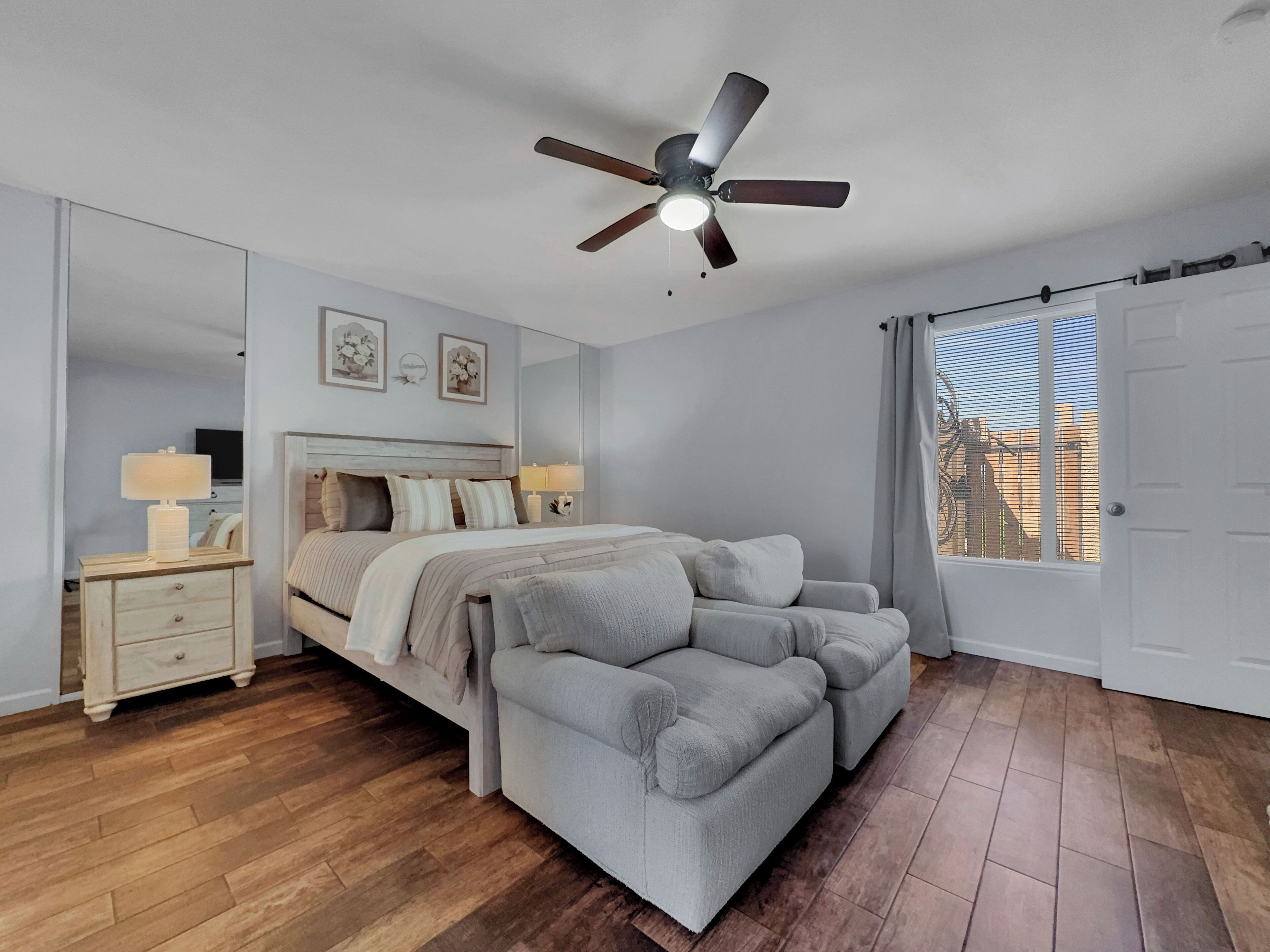 3 bedrooms, desk, iron/ironing board, free WiFi