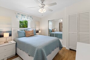 2 bedrooms, free WiFi, bed sheets - Open Water Retreat with 58' Seawall, Kayaks, Paddleboards, Bikes & Panoramic Ocean Views (Cudjoe Key)
