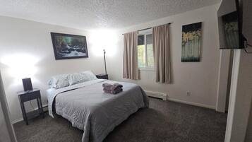 3 bedrooms, iron/ironing board, free WiFi, bed sheets